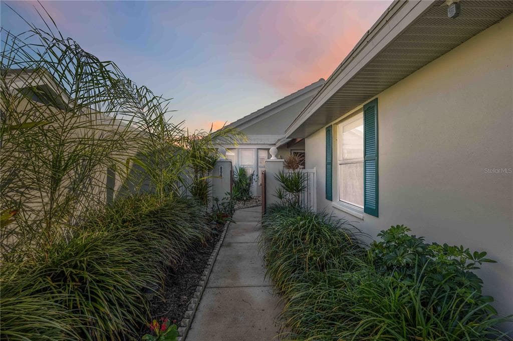 805 HARRINGTON LAKE DRIVE N UNIT 76 - Interior/Exterior Photo 4 - VENICE, FL