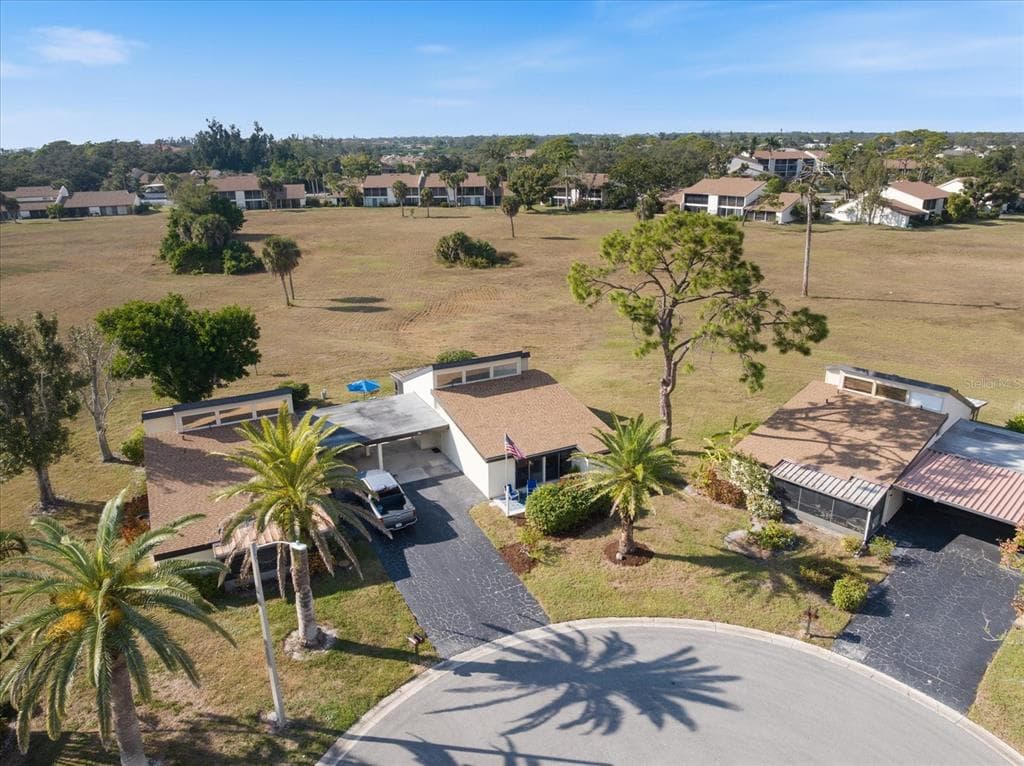 702 WHITE PINE TREE ROAD UNIT 72 - Interior/Exterior Photo 4 - VENICE, FL