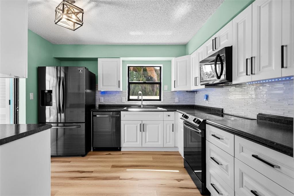 6061 FAIRWAY LANE UNIT 1411 - Interior/Exterior Photo 3 - BRADENTON, FL