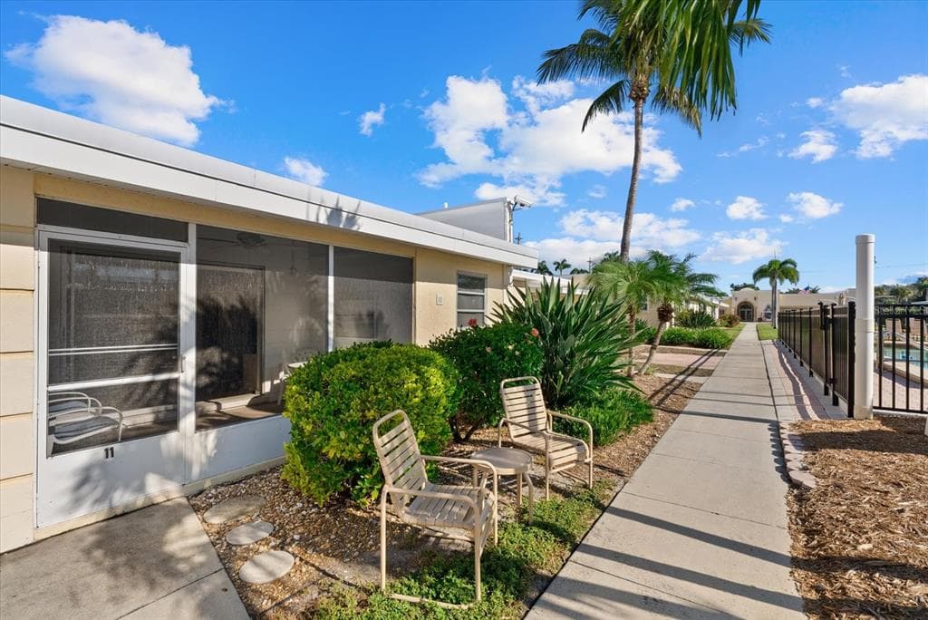 6006 MIDNIGHT PASS ROAD UNIT 11 - Interior/Exterior Photo 2 - SARASOTA, FL