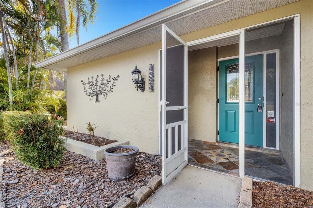 4324 EASTWOOD DRIVE - Interior/Exterior Photo 2 - SARASOTA, FL