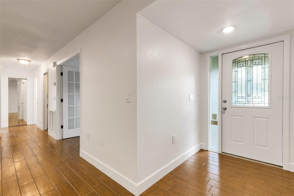 4324 EASTWOOD DRIVE - Interior/Exterior Photo 3 - SARASOTA, FL