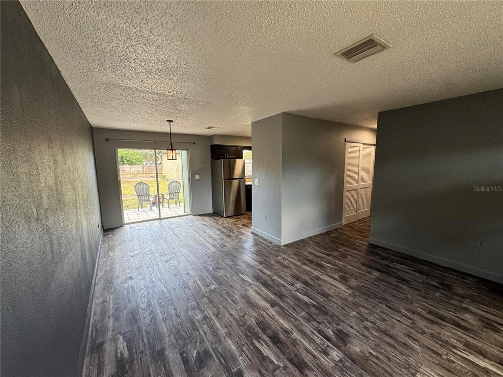 2218 SEABOARD AVENUE - Interior/Exterior Photo 4 - VENICE, FL