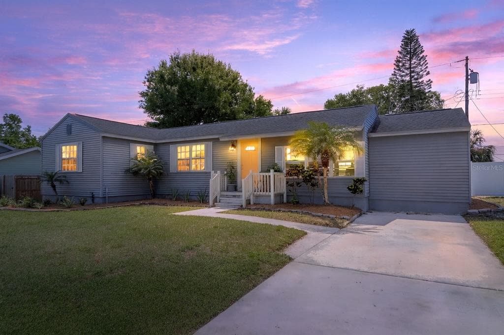 1528 W RIVER SHORE WAY