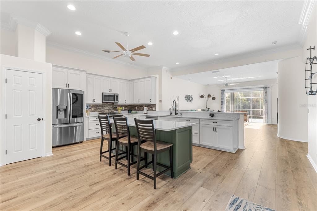 9909 KINGSHYRE WAY - Interior/Exterior Photo 2 - TAMPA, FL