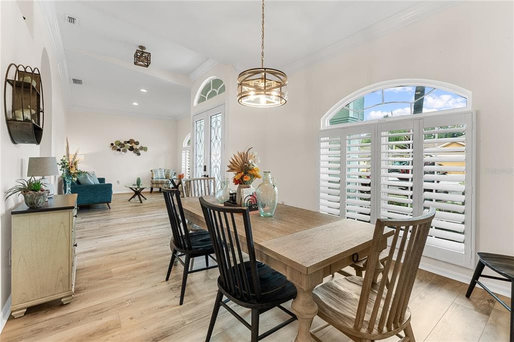 9909 KINGSHYRE WAY - Interior/Exterior Photo 5 - TAMPA, FL