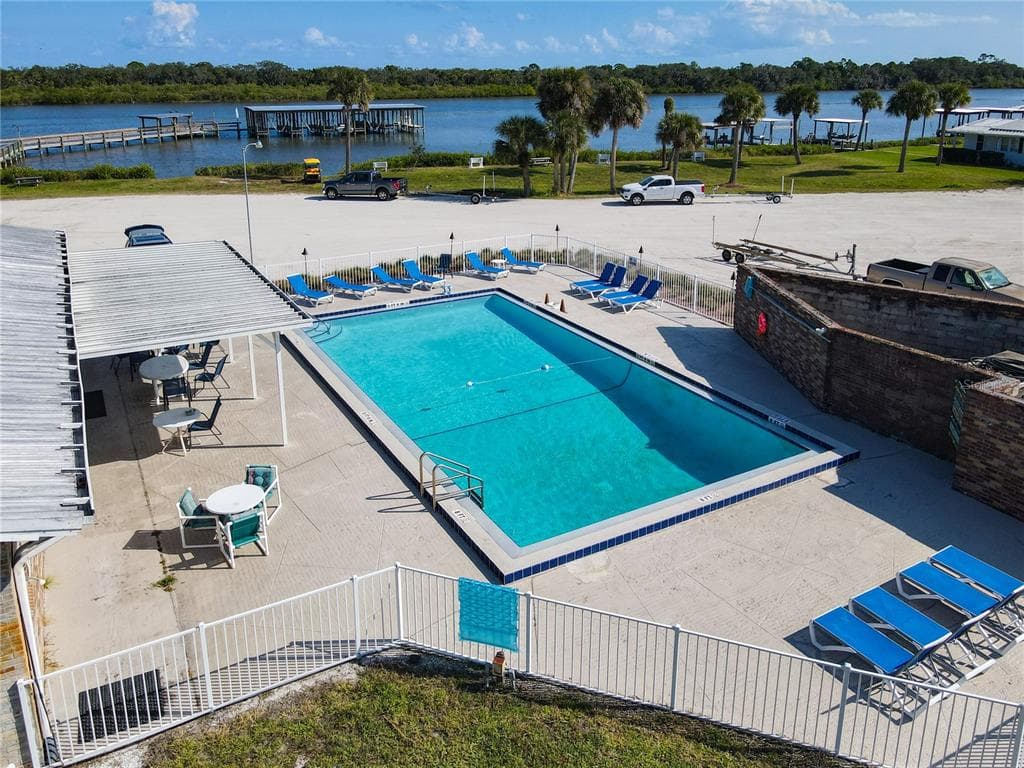 135 CEDAR STREET - Interior/Exterior Photo 3 - EDGEWATER, FL