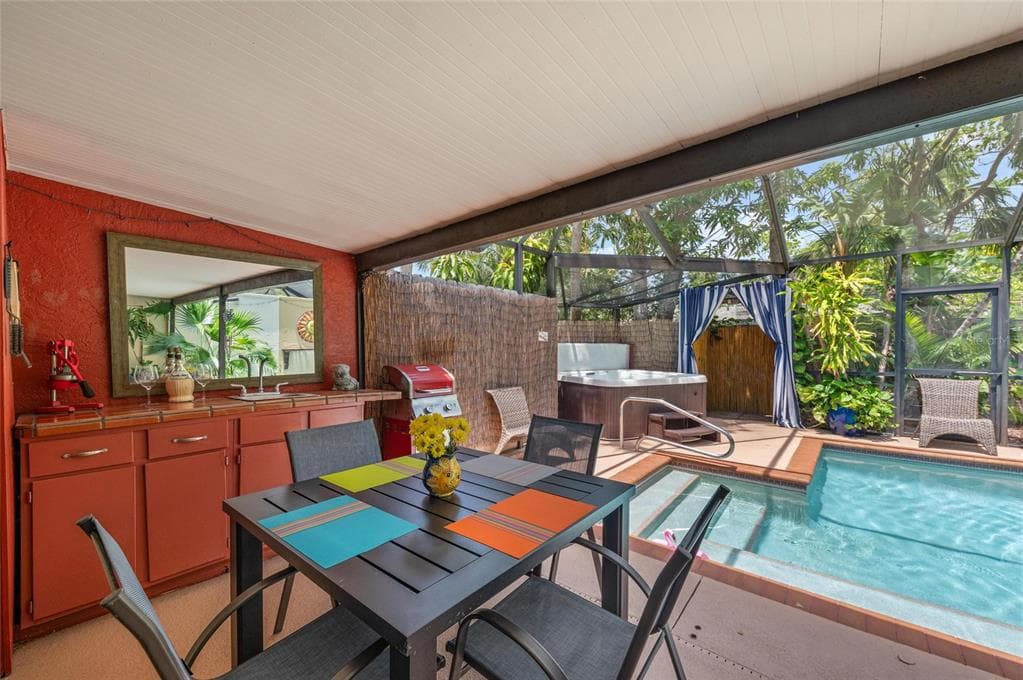 941 VIRGINIA DRIVE - Interior/Exterior Photo 5 - SARASOTA, FL