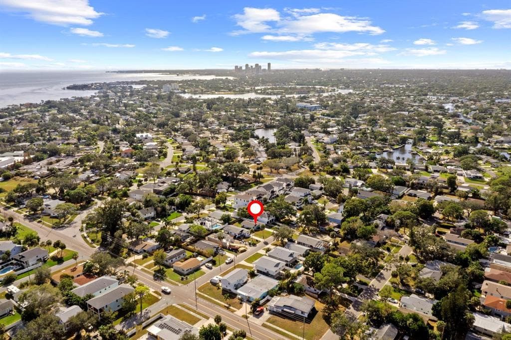 1758 MARYLAND AVENUE NE - Interior/Exterior Photo 2 - ST PETERSBURG, FL