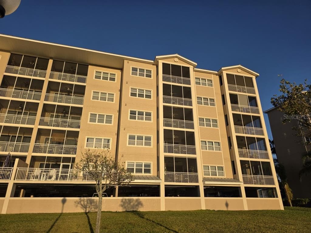 7070 KEY HAVEN ROAD UNIT 402 - Interior/Exterior Photo 2 - SEMINOLE, FL