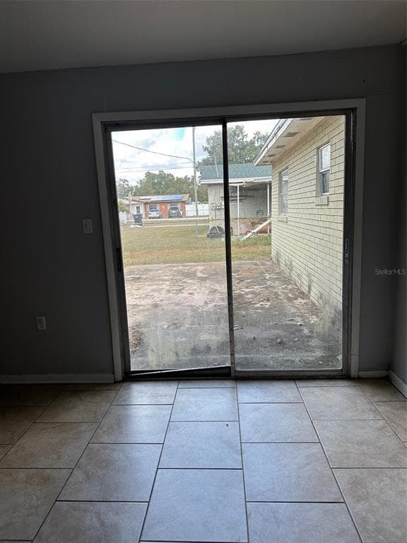 952 WE DO WEE COURT - Interior/Exterior Photo 5 - LAKELAND, FL