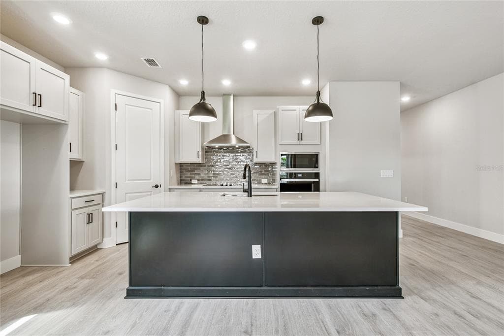 11743 FULL MOON LOOP - Interior/Exterior Photo 4 - PARRISH, FL