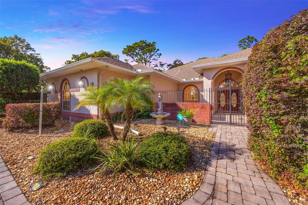 305 FOREST WOOD COURT - Interior/Exterior Photo 3 - SPRING HILL, FL