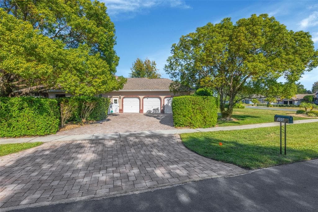 305 FOREST WOOD COURT - Interior/Exterior Photo 4 - SPRING HILL, FL