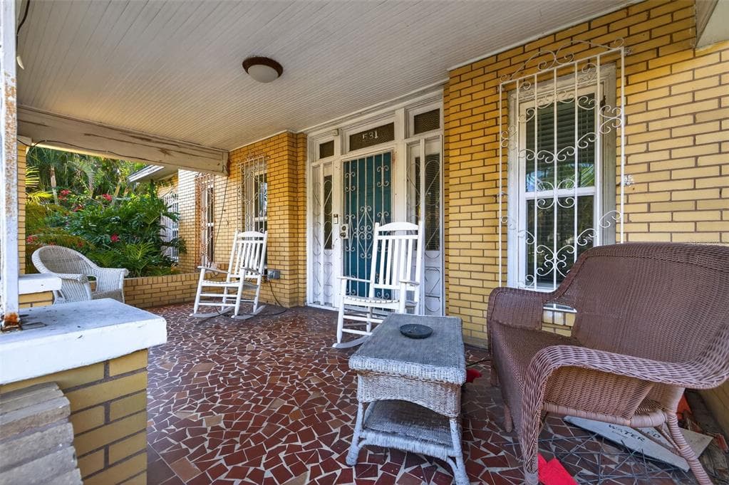 531 16TH STREET S - Interior/Exterior Photo 4 - ST PETERSBURG, FL