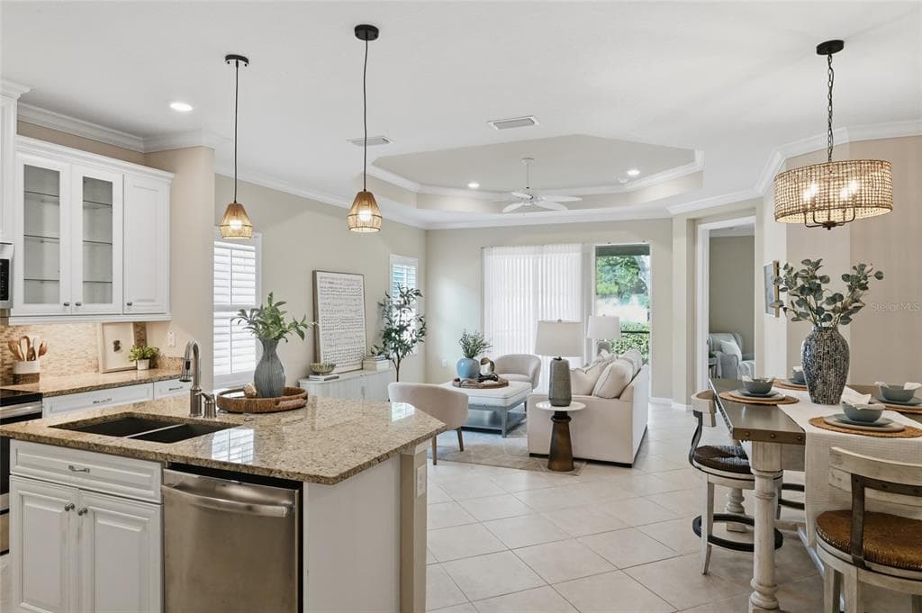 7108 PLAYA BELLA DRIVE - Interior/Exterior Photo 5 - BRADENTON, FL