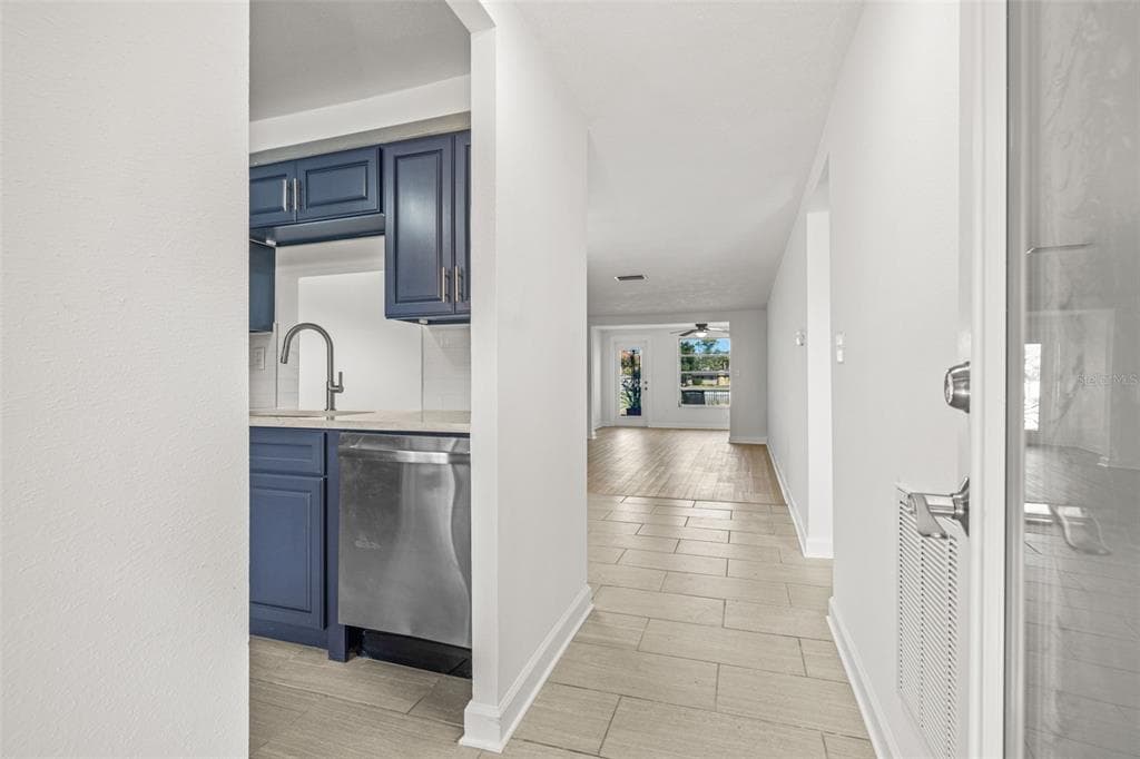 4324 SUMMERSUN DRIVE - Interior/Exterior Photo 5 - NEW PORT RICHEY, FL