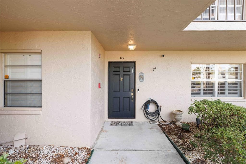 6999 W COUNTRY CLUB DRIVE N UNIT 125 - SARASOTA, FL - 2bd/2ba - $235,000