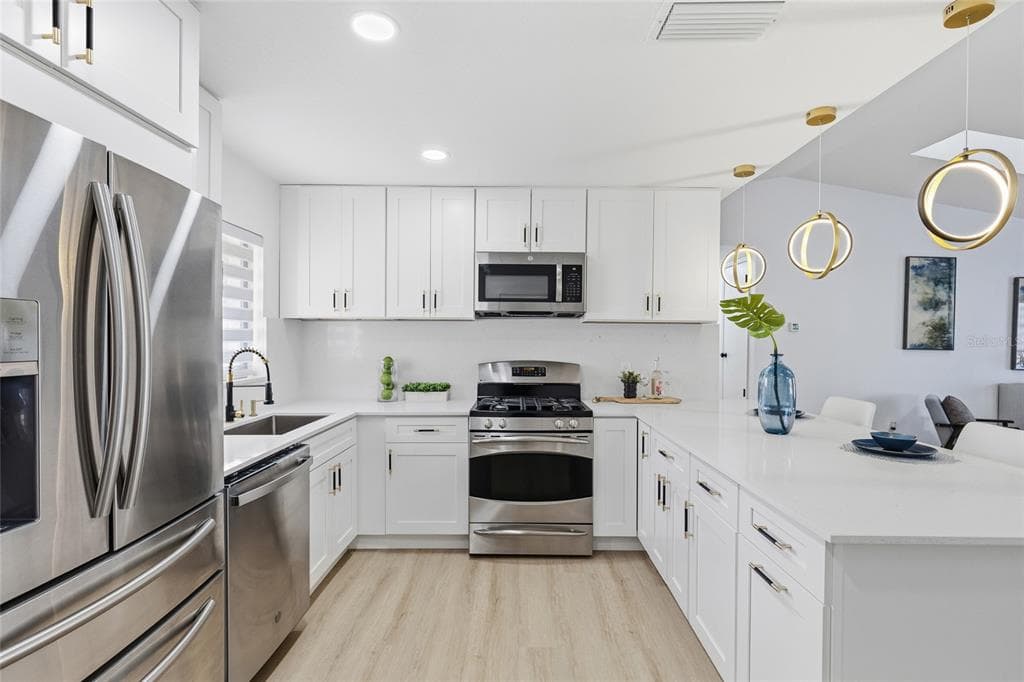 5439 E SACRAMENTO COURT - Interior/Exterior Photo 4 - ORLANDO, FL