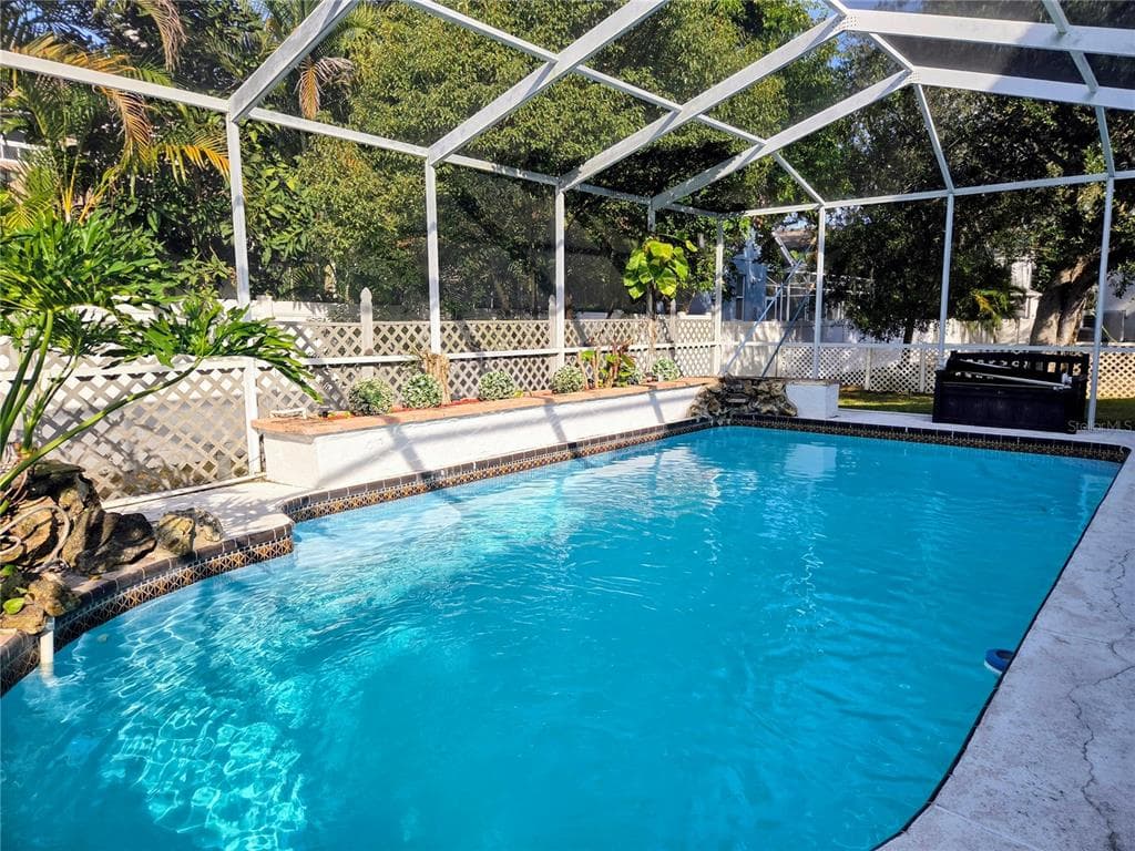 9149 MAPLE COURT - Interior/Exterior Photo 2 - SEMINOLE, FL