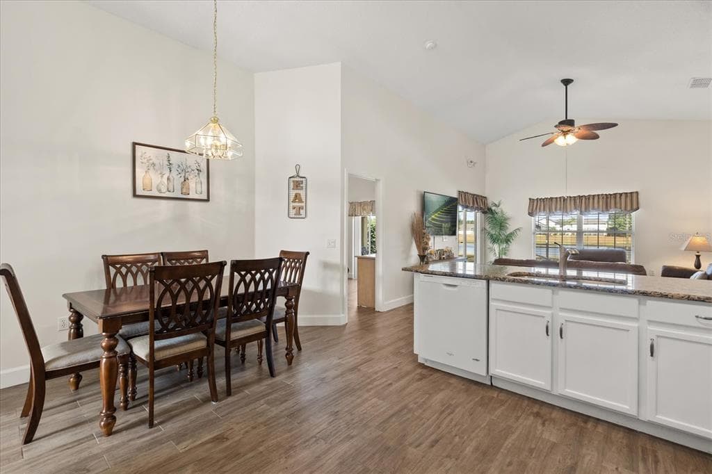 7955 HERITAGE ENTRANCE BOULEVARD - Interior/Exterior Photo 5 - KISSIMMEE, FL