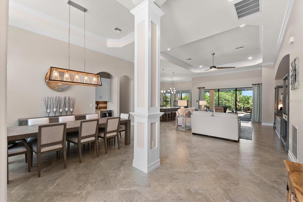 5637 ARNIE LOOP - Interior/Exterior Photo 4 - BRADENTON, FL