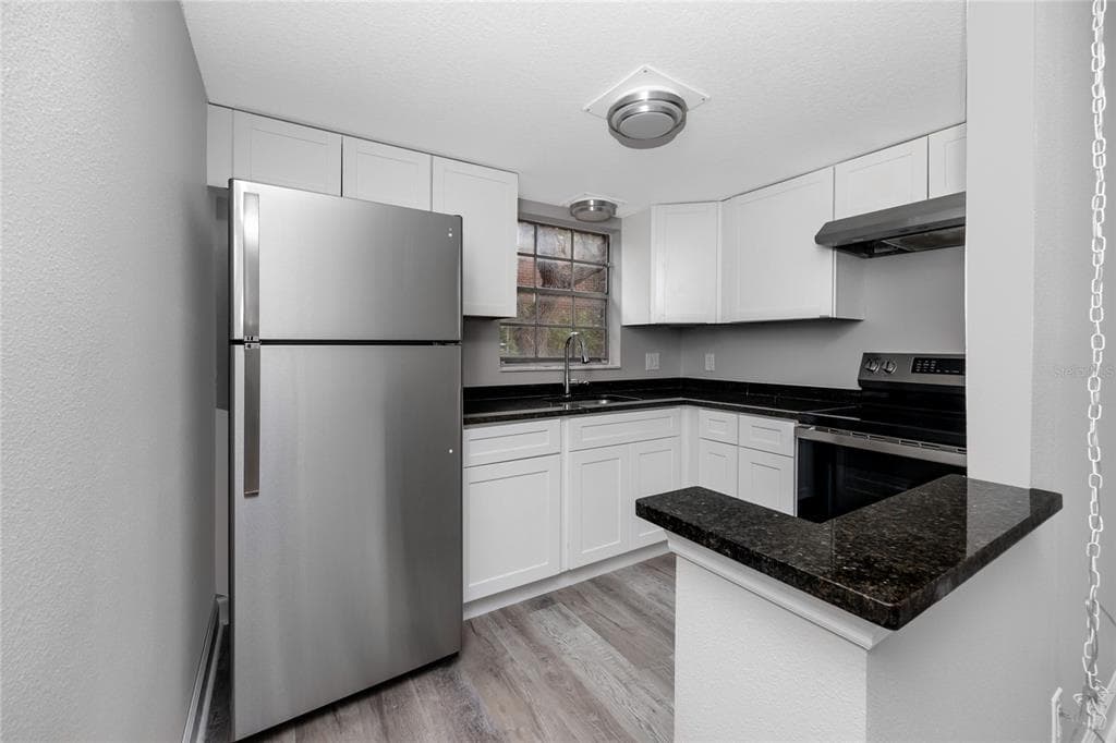 8345 13TH STREET N UNIT B - Interior/Exterior Photo 4 - ST PETERSBURG, FL