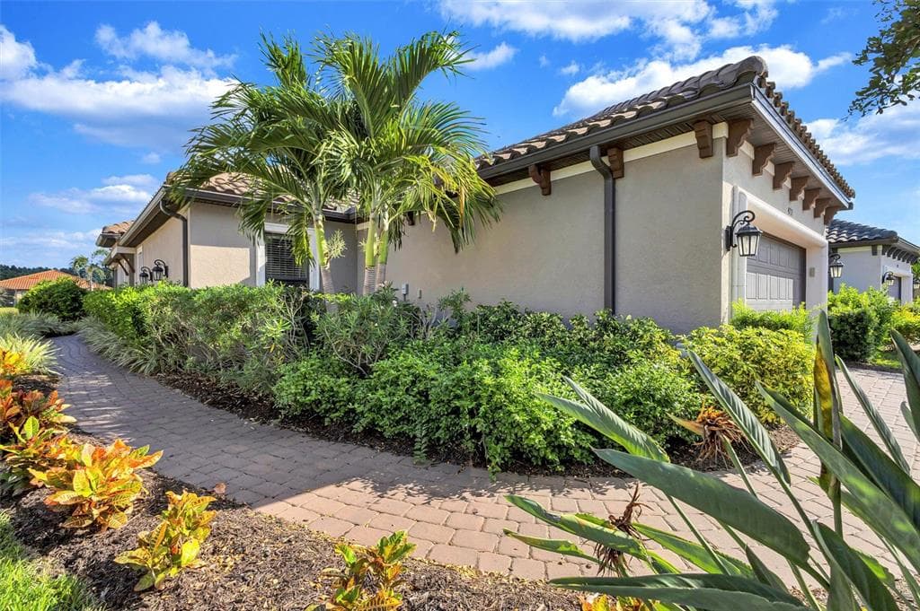 4727 MOTTA COURT - Interior/Exterior Photo 4 - BRADENTON, FL