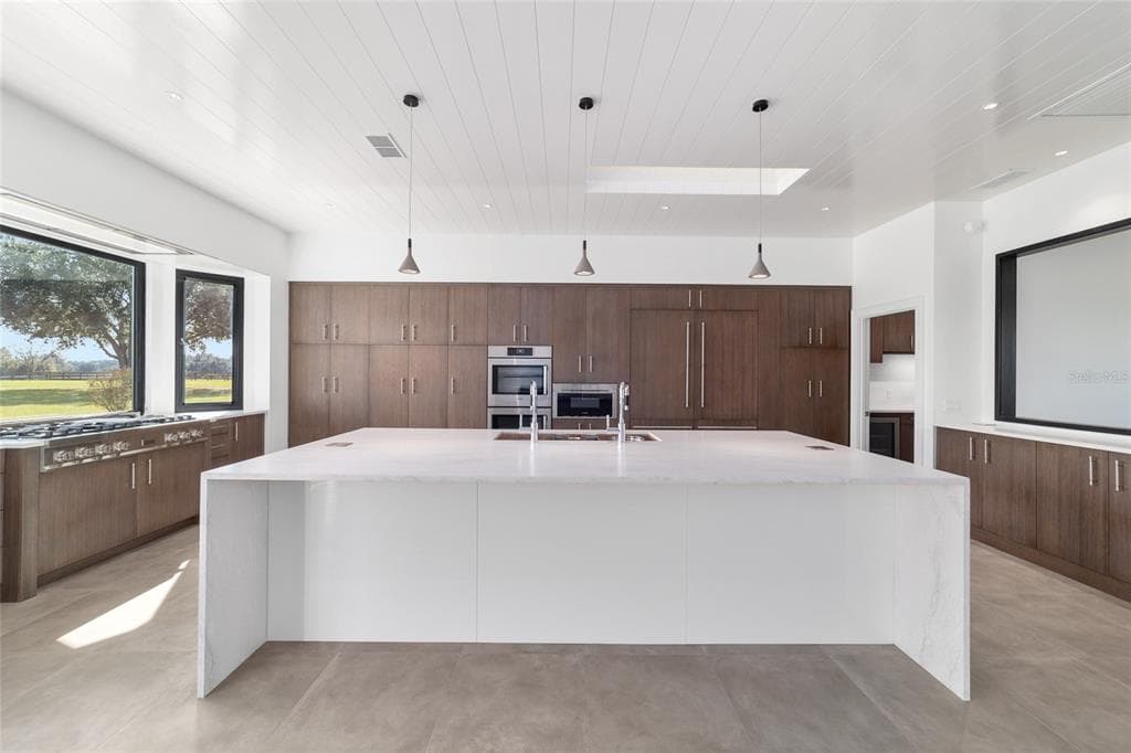 11407 N MAGNOLIA AVENUE - Interior/Exterior Photo 3 - OCALA, FL