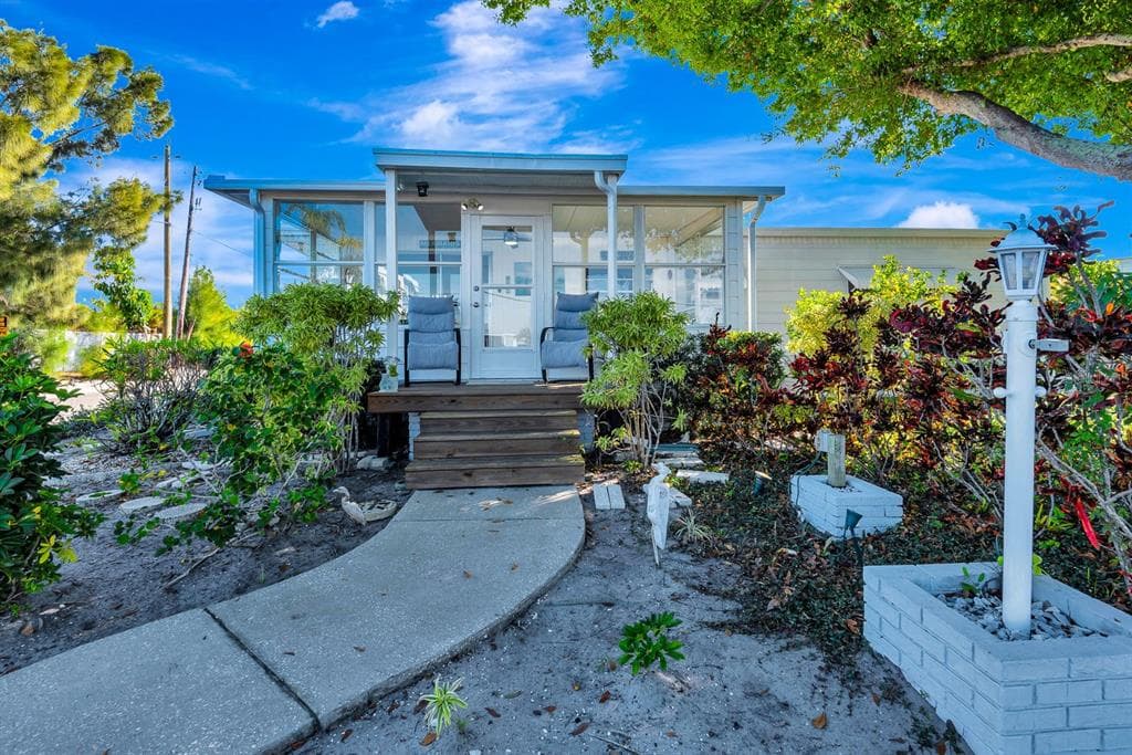 2107 PALMA SOLA BOULEVARD UNIT 1 - Interior/Exterior Photo 2 - BRADENTON, FL