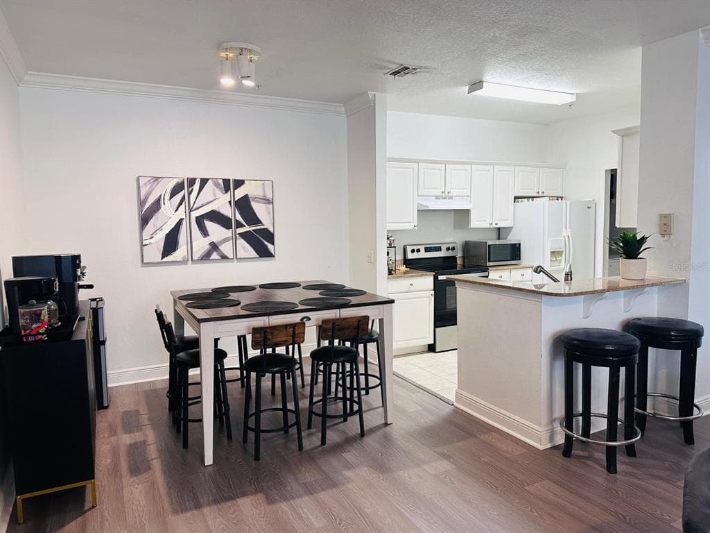 1300 EASTERN PECAN PLACE UNIT 208 - Interior/Exterior Photo 5 - WINTER GARDEN, FL