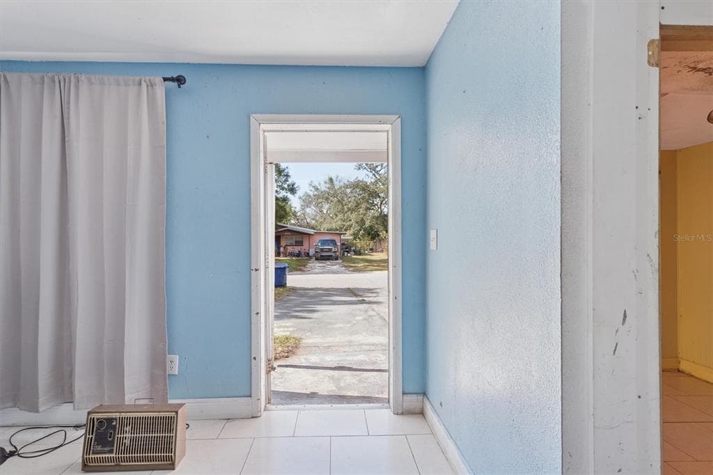 10003 N 24TH STREET - Interior/Exterior Photo 4 - TAMPA, FL