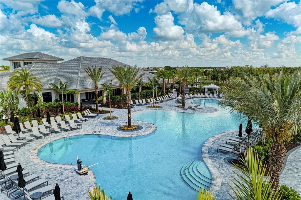 3303 VICENZA CT - Interior/Exterior Photo 5 - LAKEWOOD RANCH, FL