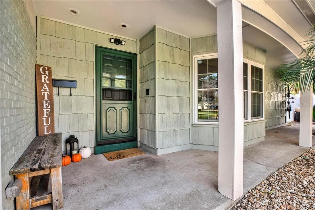 10524 ORANGE GROVE DRIVE - Interior/Exterior Photo 5 - TAMPA, FL