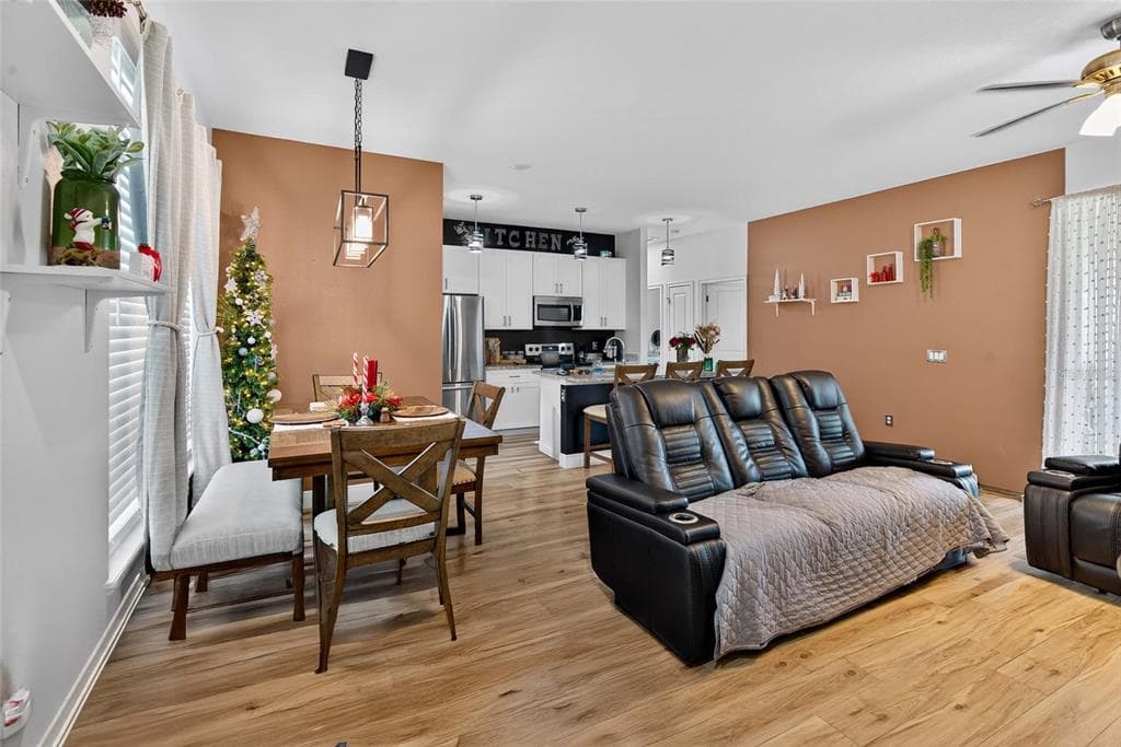 1664 REDFIN DRIVE - Interior/Exterior Photo 4 - KISSIMMEE, FL