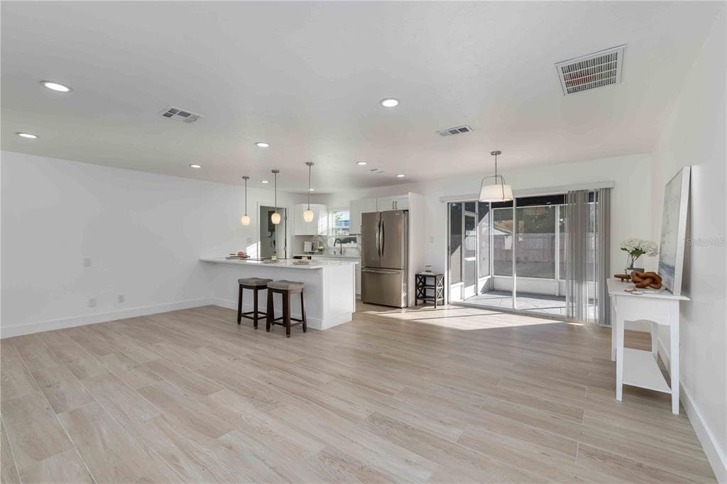 226 PARKVIEW DRIVE - Interior/Exterior Photo 5 - VENICE, FL