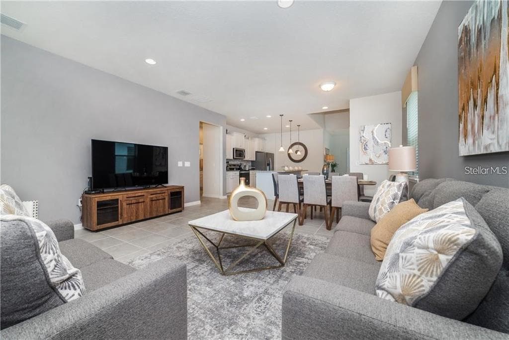 8923 ZURICH LANE - Interior/Exterior Photo 4 - KISSIMMEE, FL