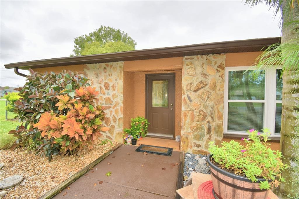 3142 VALLEY HIGH DRIVE - Interior/Exterior Photo 2 - LAKELAND, FL