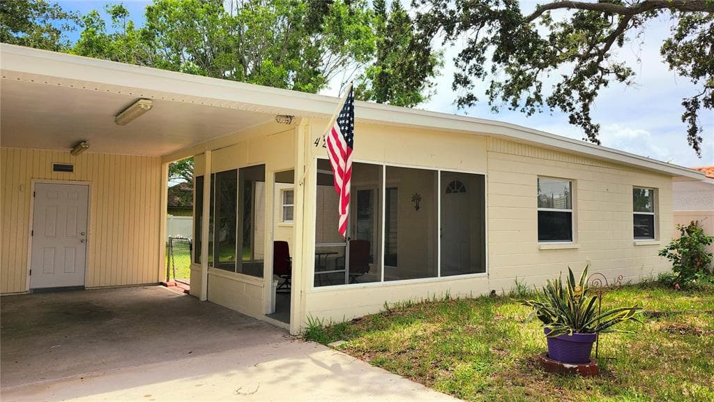 4219 DES MOINES STREET NE - Interior/Exterior Photo 2 - ST PETERSBURG, FL