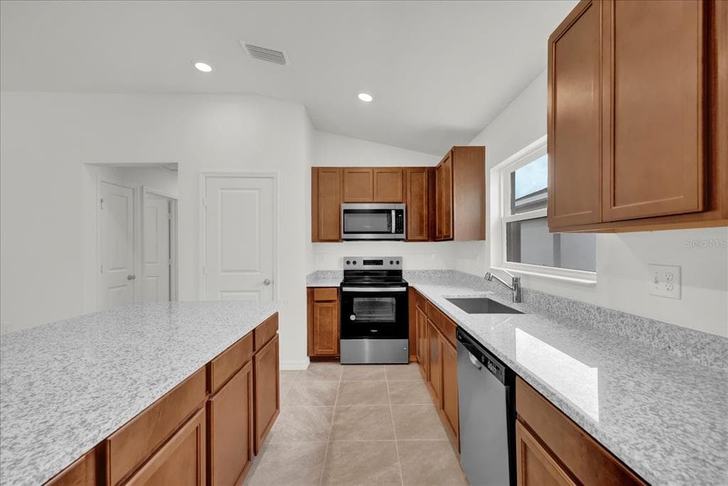 8633 CARIBBEAN PINE WAY - Interior/Exterior Photo 4 - LAKELAND, FL