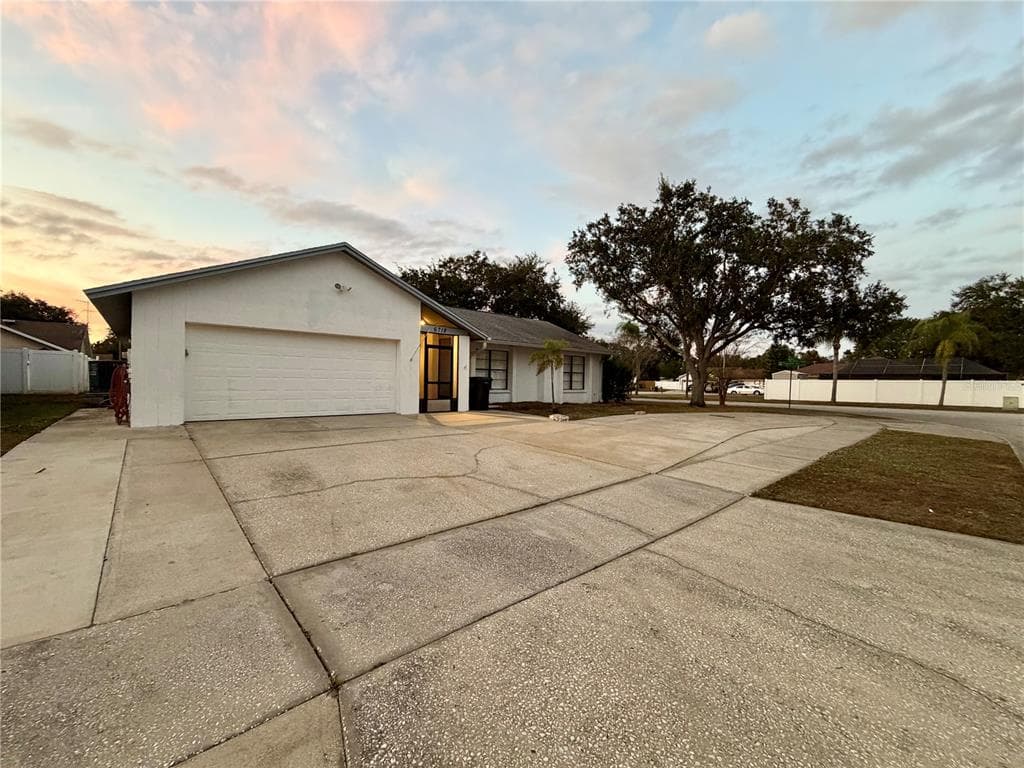 6718 LEEWARD ISLE WAY - Interior/Exterior Photo 3 - TAMPA, FL