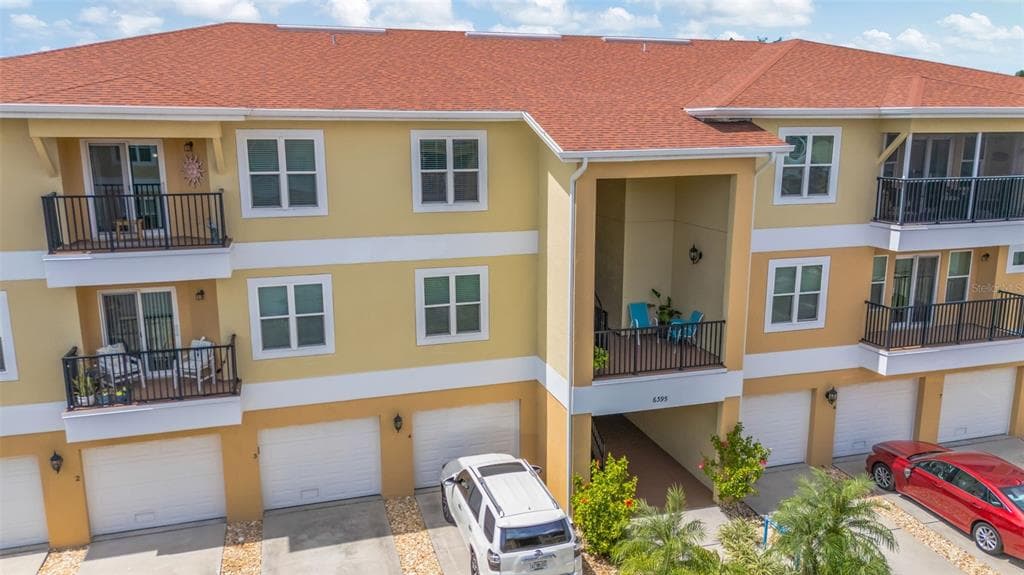 6395 BANYAN BOULEVARD UNIT 301