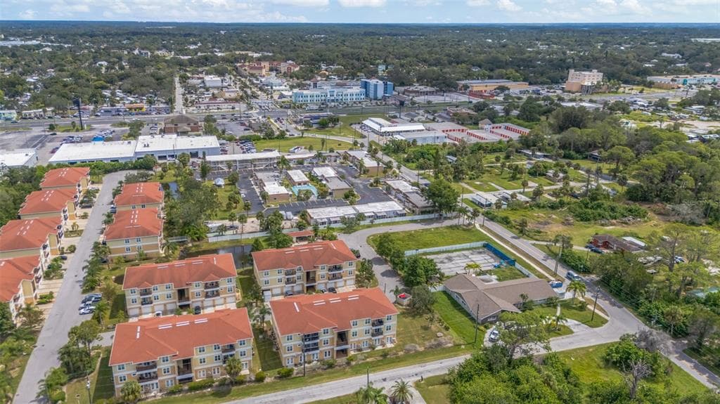 6395 BANYAN BOULEVARD UNIT 301 - Interior/Exterior Photo 5 - NEW PORT RICHEY, FL