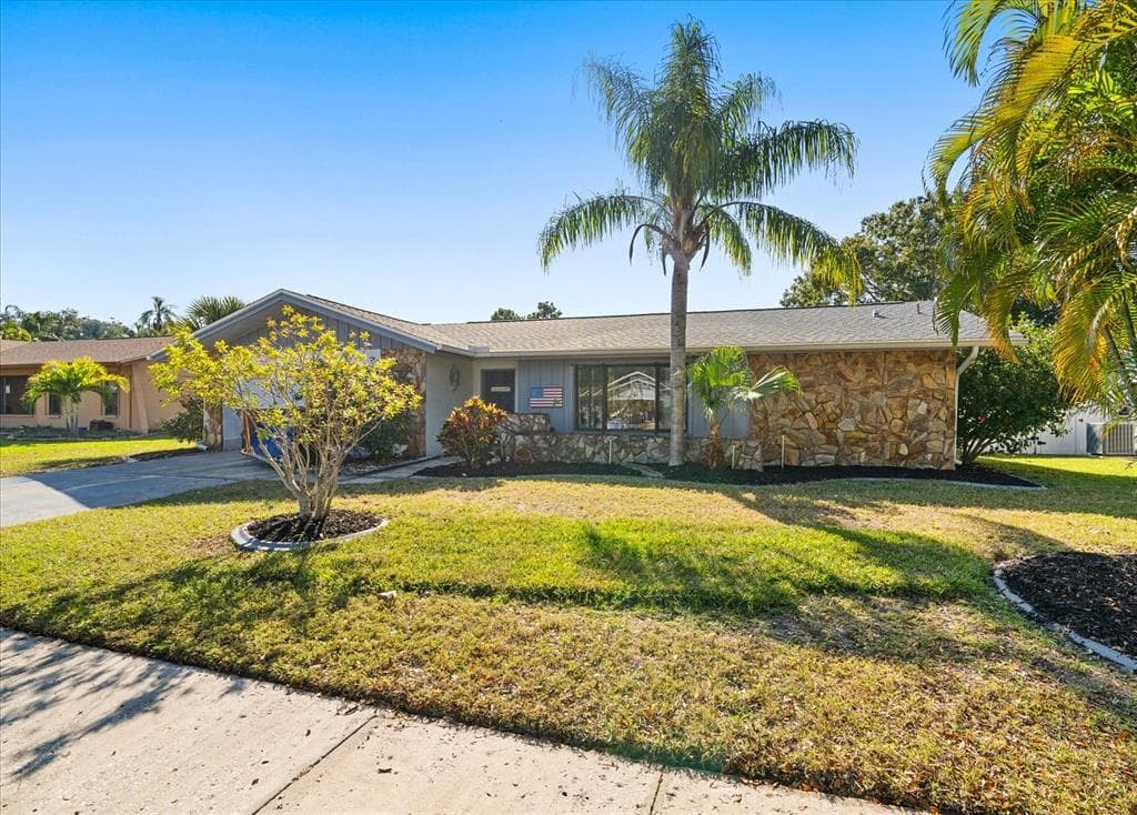 1559 ROXBURG LANE - Interior/Exterior Photo 2 - DUNEDIN, FL