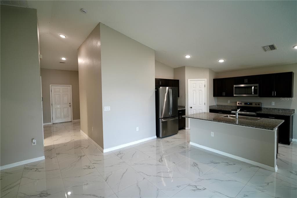 1435 AXEL CIRCLE - Interior/Exterior Photo 4 - WINTER HAVEN, FL