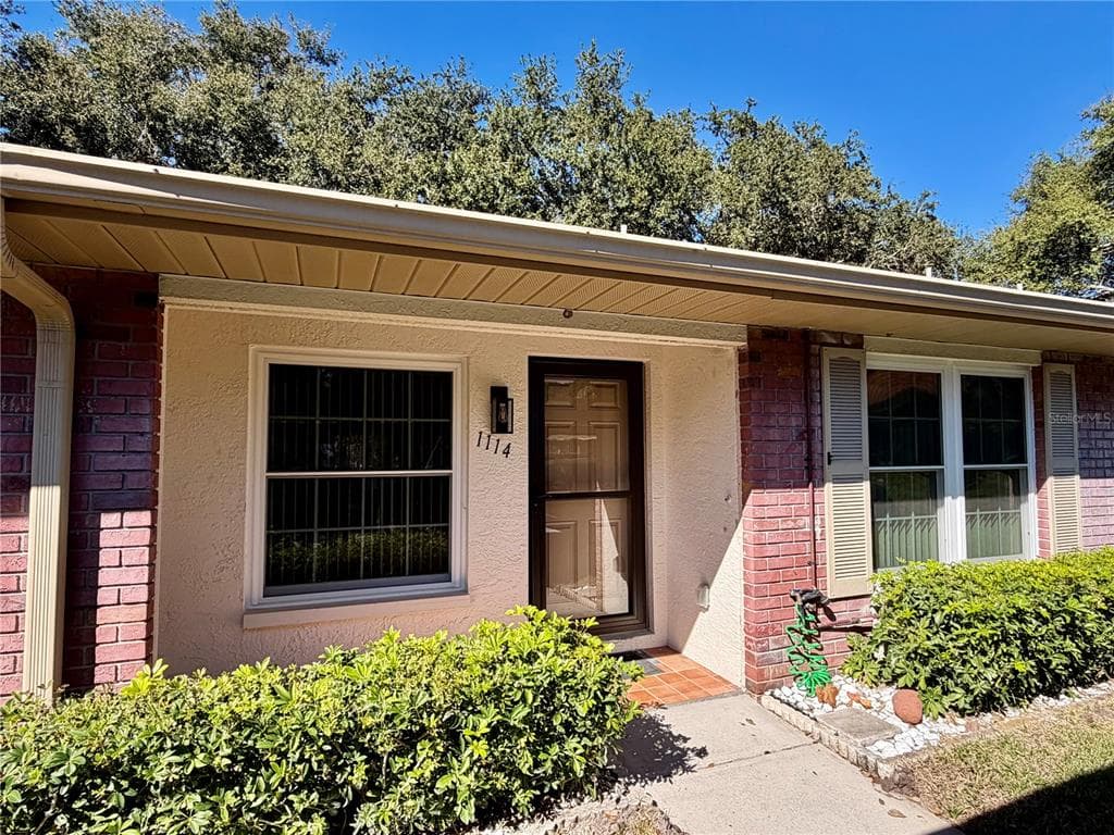 1114 CASTLEMAY CIRCLE