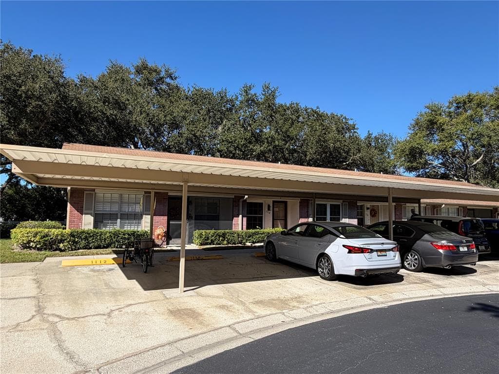 1114 CASTLEMAY CIRCLE - Interior/Exterior Photo 5 - DUNEDIN, FL