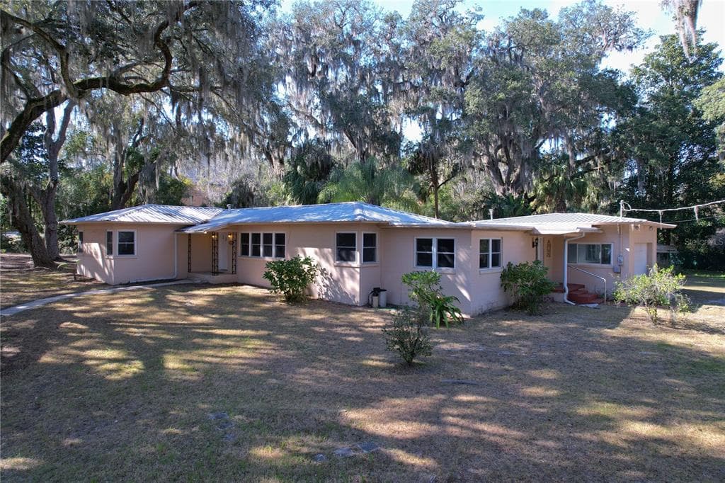 1202 KIRBY STREET - 3bd/2ba - $329,000 - PALATKA, FL