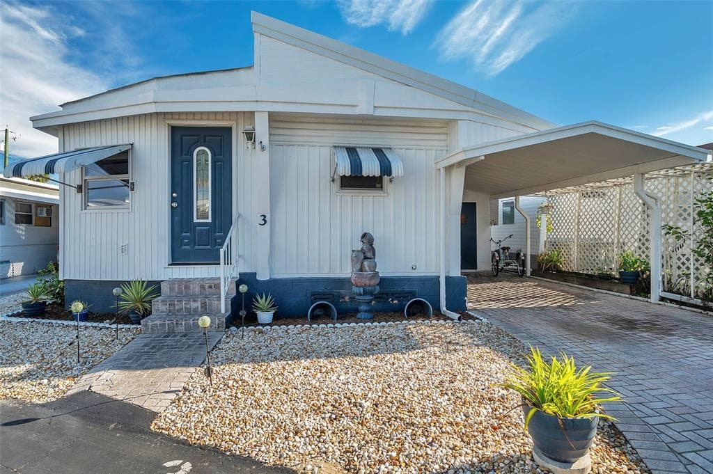 4851 W GANDY BOULEVARD UNIT B6 L3 - 2bd/1ba - $124,900 - TAMPA, FL