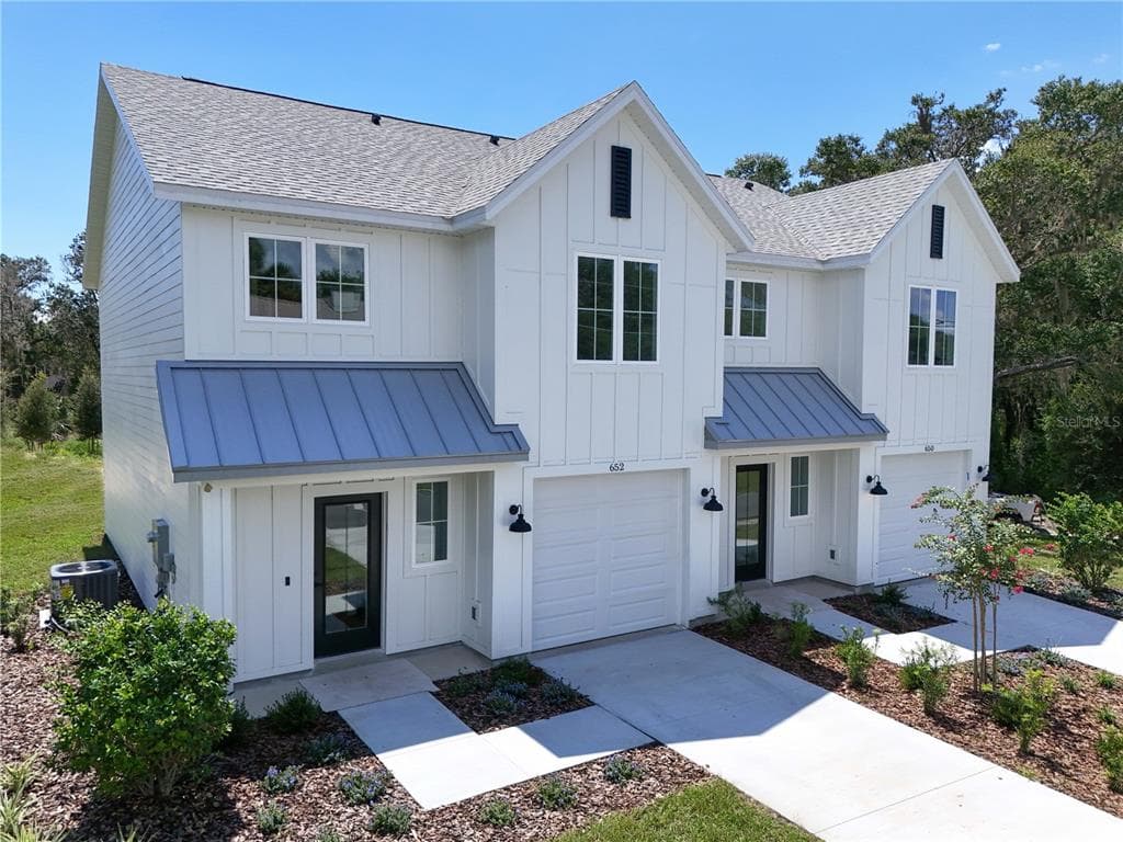 650 E LIBERTY AVENUE - 3bd/3ba - $485,000 - MOUNT DORA, FL